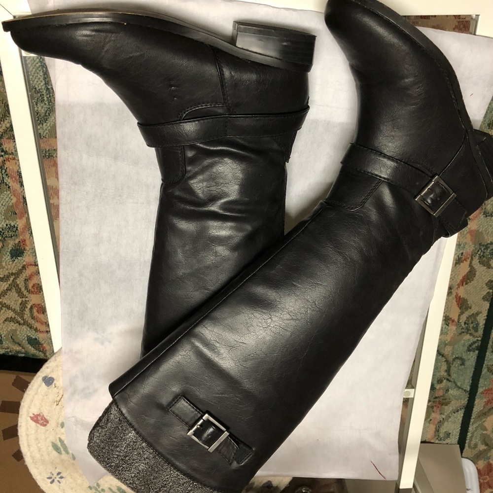 Shoes - Picture 2 of 2